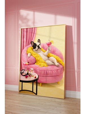Ninastore Kanepede Yatan Fransız Bulldog Baskısı: Pembe Şık Fransız Bulldog Duvar Sanatı (Baskı)