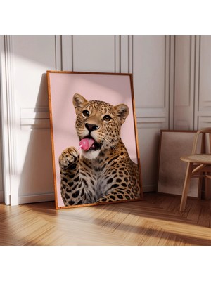 Ninastore Lolipop Yalayan Leopar Baskısı - Pembe Hayvan Duvar Sanatı (Baskı)