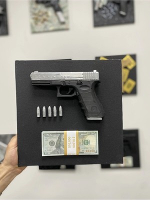 Oko Design 3D Dekoratif Tablo – Glock-19 Gümüş, Mermi ve Para Banknotu