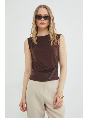 FullaModa Dantel Detaylı Kayık Yaka Slim Fit Bluz