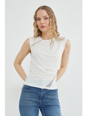 FullaModa Dantel Detaylı Kayık Yaka Slim Fit Bluz
