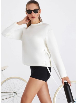 Boboist Beyaz Kadın Sweatshirt BB56W207W018