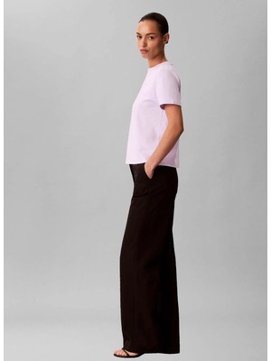 Calvin Klein Lila Kadın Standart Desenli T-Shirt Ss Lux Ctn Interlock Emblem Mock