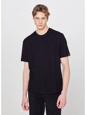 Wrangler Siyah Erkek Regular Fit T-Shirt W2610159001 Siyah T-Shirt