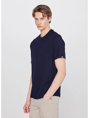 Wrangler Lacivert Erkek Regular Fit T-Shirt W2610159410 Lacivert T-Shirt