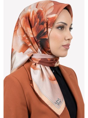 Hadiora Kadın Bej Turuncu Çiçek Desenli Kristal Eşarp