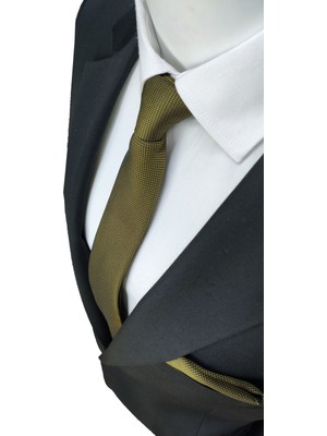 Elegante Cravatte Haki Yeşili Armürlü Dokuma Kravat ve Mendil Mikro Kumaş Özellikleriyle Şık