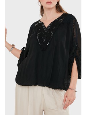 Viadante Via Dante Oversize Güpür Detaylı V Yaka Bluz Bayan Bluz 6909166