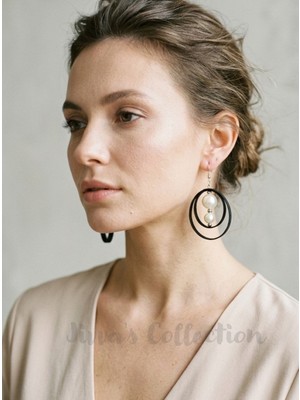 Jivva's Collection Modern Boho Serisi Koleksiyonu. Çift Halka Koyu Kahverengi Suni Deri Inci Boncuk Detaylı Küpe. El Yapımı Özel