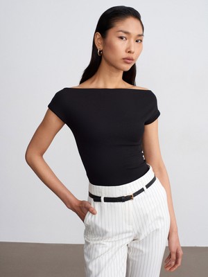 Dilvin 32839 Geniş Yaka Basic T-Shirt-Siyah