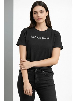 Marsilyan Kadın Wafıl Kumaş Tişört Regular Kalıp Bisiklet Yaka Baskılı T-Shirt - Siyah