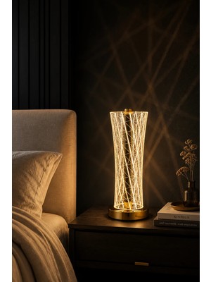 Mars Concept Konik Form Çizgili LED Masa Lambası – 3 Işık Modlu Modern Dekoratif Abajur