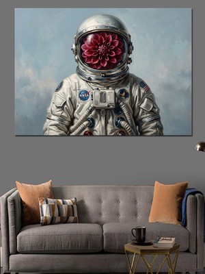 Artmeg Kaskında Çiçekler Olan Modern Astronot Dekoratif Kanvas - Mdf Ahşap Tablo