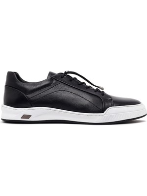 Derimod Erkek Siyah Bağcıklı Kalın Tabanlı Deri Sneaker 26SFD620218