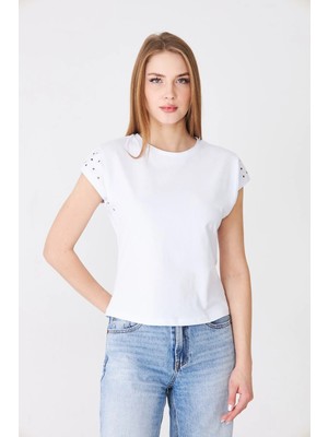 Sortie Collection Kadın Taş Detay Düşük Kol Rahat Kalıp Basic Tshirt Ekru