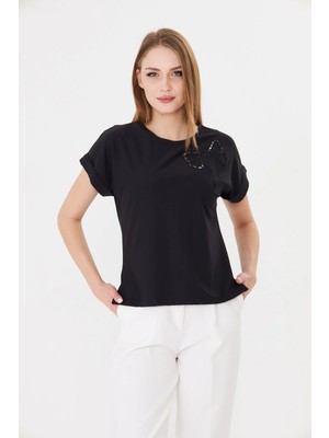 Sortie Collection Kadın Göğsü Fiyonk Nakışlı Yırtmaçlı Modal Basic Tshirt