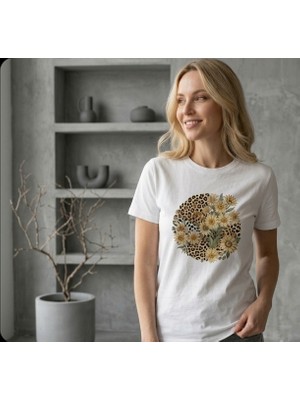 ARZ Kısakollu Beyaz Çiçek Leopar Baskılı Pamuk Tshirt
