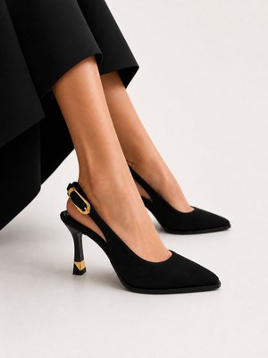 papucumun dünyası Siyah Slingback Sivri Burun Topukta Gold Metal Detaylı Ayarlanabilir Arka Tokalı Stiletto