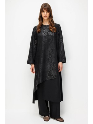 Micca Floral Özel Desen Soft Kumaş ve Yaka Kol Ipekçe Garni Zamansız Pantalonlu Takım-Siyah