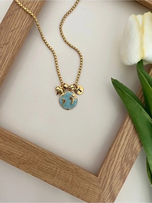 Nergis Collection Kadın Gold Açık Mavi Charmlı Harfli Dünya Kolye Tüm Harfler Mevcuttur