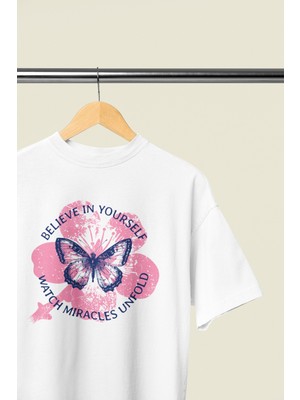 Ontunew Butterfly Baskılı Retro Vintage Standart Kalıp Bisiklet Yaka Pamuklu Kadın Tshırt