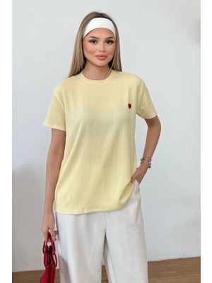 Giysa Kadın Bisiklet Yaka Kalp Nakışlı Bürümcük T-Shirt Sarı - 254427