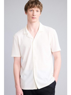 DeFacto Modern Fit Polo Yaka Dokulu Penye Kısa Kollu Gömlek C4125AX26SM