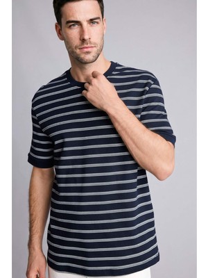 DeFacto Pamuklu Regular Fit Bisiklet Yaka Kısa Kollu Tişört G7053AX26SM