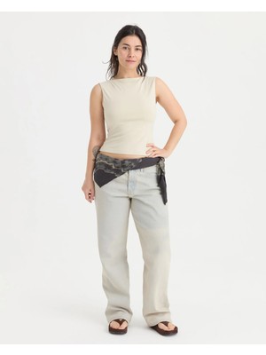 Ayma Active Kadın Krem Kayık Yaka Bluz - EcoVero™ Viskoz, Kolsuz, Tek Kat, Minimal ve Zarif Günlük Bluz