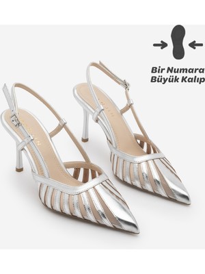 Marjin Kadın Stiletto Sivri Burun Arkadan Bantlı Şerit Detaylı Fileli Ince Klasik Topuklu Ayakkabı Sivon Gümüş