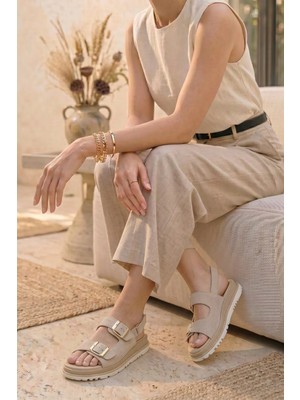 Stilbagshoes Fay Hakiki Deri Ortopedik Toka Detaylı Kadın Sandalet Bej