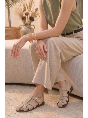 Stilbagshoes Linette Ön Kapalı Çapraz Detaylı Ithal Model Kadın Sandalet Bej