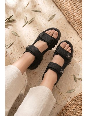 STACİE GUJA İTHAL ÖZEL SERİ DOLGU TOPUK KADIN SANDALET SİYAH
