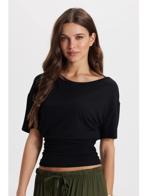 Tudors Kadın Regular Fit Klasik Kesim Kısa Kollu Beli Büzgülü Siyah Bluz