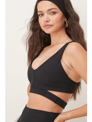 Nike Training Zenvy Dri Fit Ribbed Cut Out Light Support Sports Bra Hafif Destekli Fitilli Kadın Bra Siyah