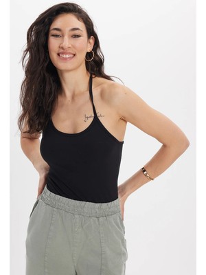 Tudors Kadın Slim Fit Dar Kesim Pamuklu Halter Yaka Ince Bağcıklı Siyah Crop