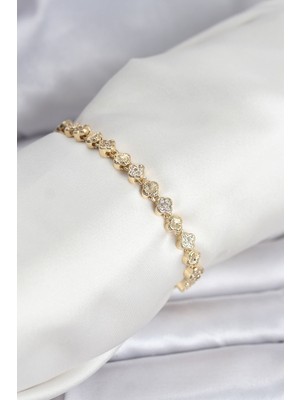 Pirinç Gold Renk Vıp Seri Sıralı Yonca Model Zirkon Taşlı Kadın Bileklik