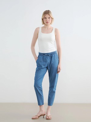 LC Waikiki Lcwaıkıkı Classic Mavi Beli Lastikli Carrot Fit Kadın Jean Pantolon