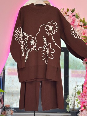 Sevilen Büşra Nur Siyah Motifli Oversize Krem Triko Takım
