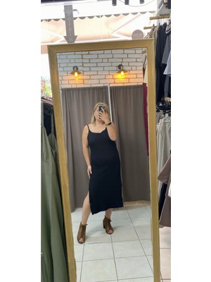 No 35 Moda Tuba Toptaş Yırtmaçlı Gofre Elbise Siyah M