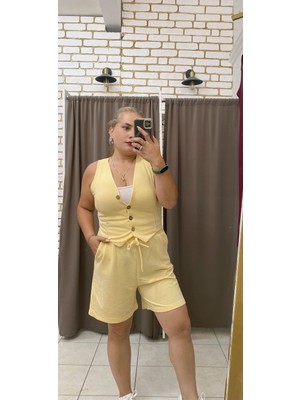 No 35 Moda Su Yolu Çizgili Şort Açık Sarı M
