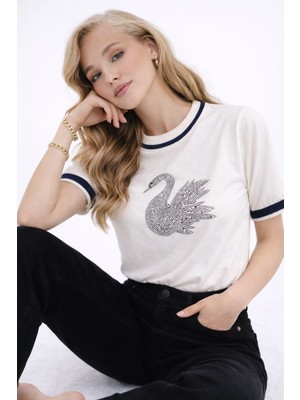 Kadın Simit Yaka Taş Işlemeli T-Shirt