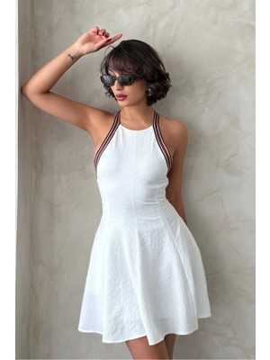 Caddebostan Moda Sırt Dekolteli Şerit Detaylı Kolsuz Mini Elbise