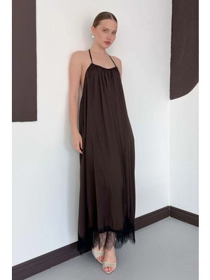 Caddebostan Moda Sırt Dekolteli Dantel Detaylı Saten Elbise Maxi Boy Ip Askılı Şık Davet Elbisesi