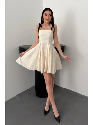 Caddebostan Moda Omuz Bağcıklı Kare Yaka Kloş Mini Jakarlı Elbise