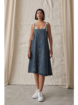 Caddebostan Moda Kadın Ayarlanabilir Askılı Çan Kesim Orta Boy Denim Kot Jile Elbise