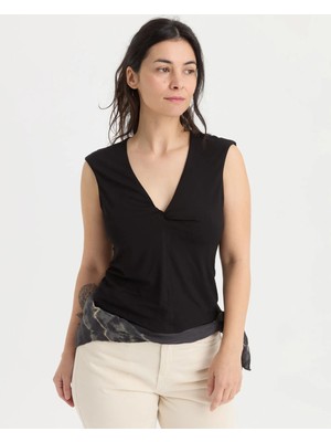 Ayma Active Kadın Siyah Twist Bluz - EcoVero™ Viskoz, Önde Burgu Detaylı, V Yaka, Çift Kat Ön, Düşük Omuzlu Rahat Bluz