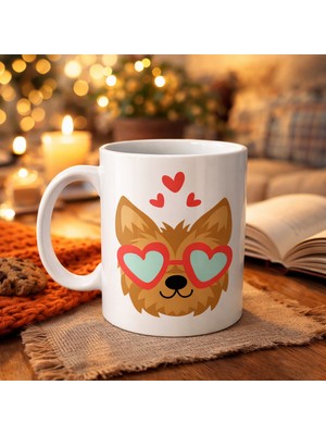 Uravas Store Sevimli Yorkshire Terrier Tasarımlı Porselen Kupa Model 49 – Kalpli Gözlüklü Köpek Desenli, Hediye