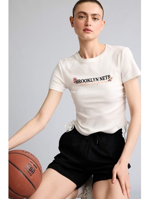 DeFacto NBA Brooklyn Nets Slim Fit Bisiklet Yaka Sporcu Ribana Kısa Kollu Tişört G9458AX26SM