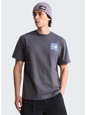 The North Face NF0A8GB1RHI1-MOUNTAIN Escape Relaxe Gri Yuvarlak Yaka Regular Fit Baskılı Erkek T-Shirt